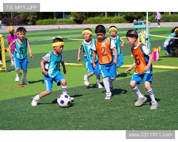 足球明星们的宝贝们如何在绿茵场外绽放光彩与魅力